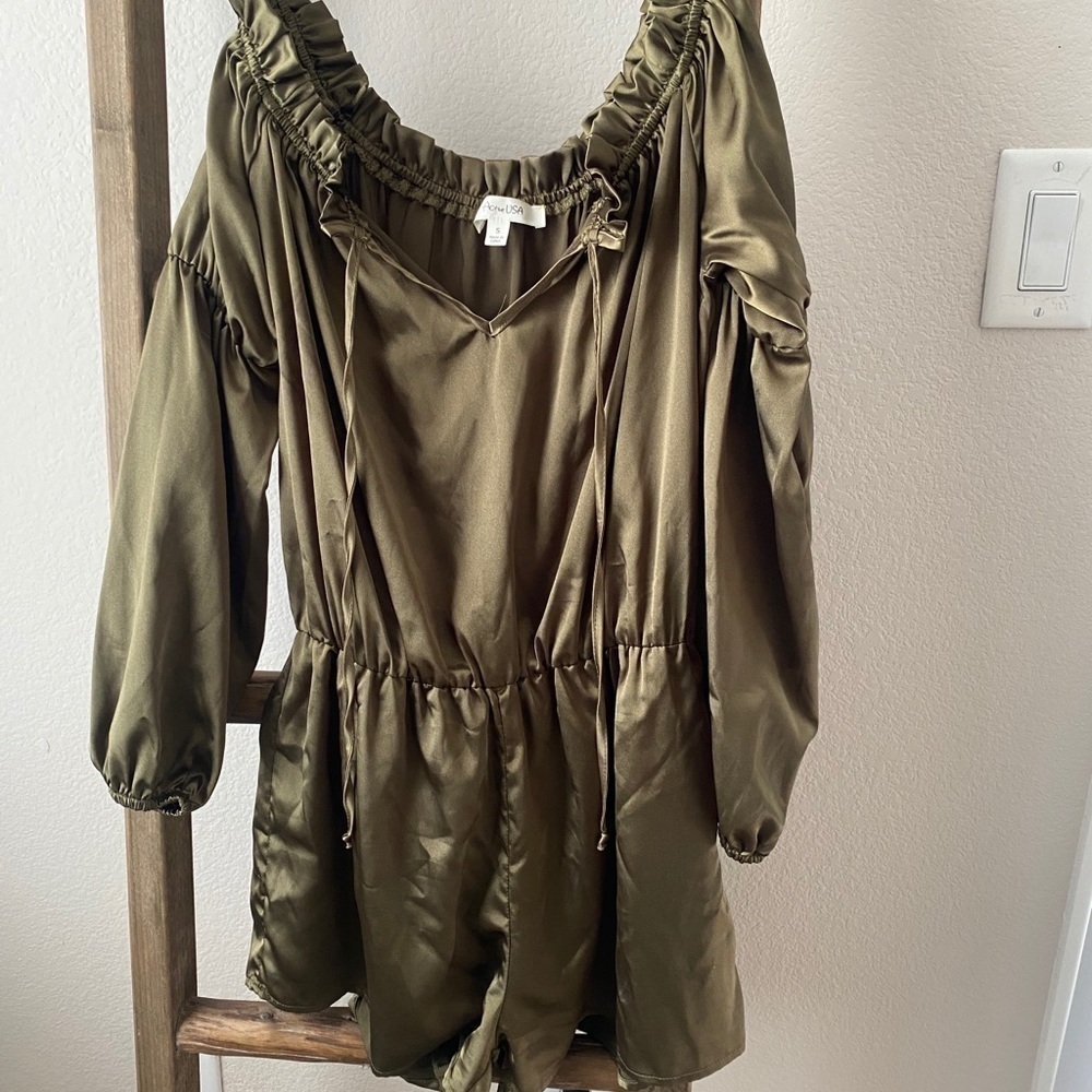 Olive green - off the shoulder jumper